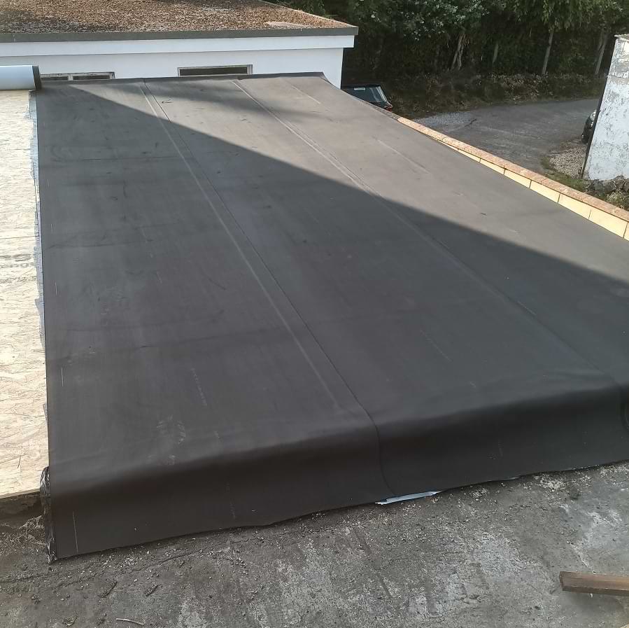 Rubber flat roofing work