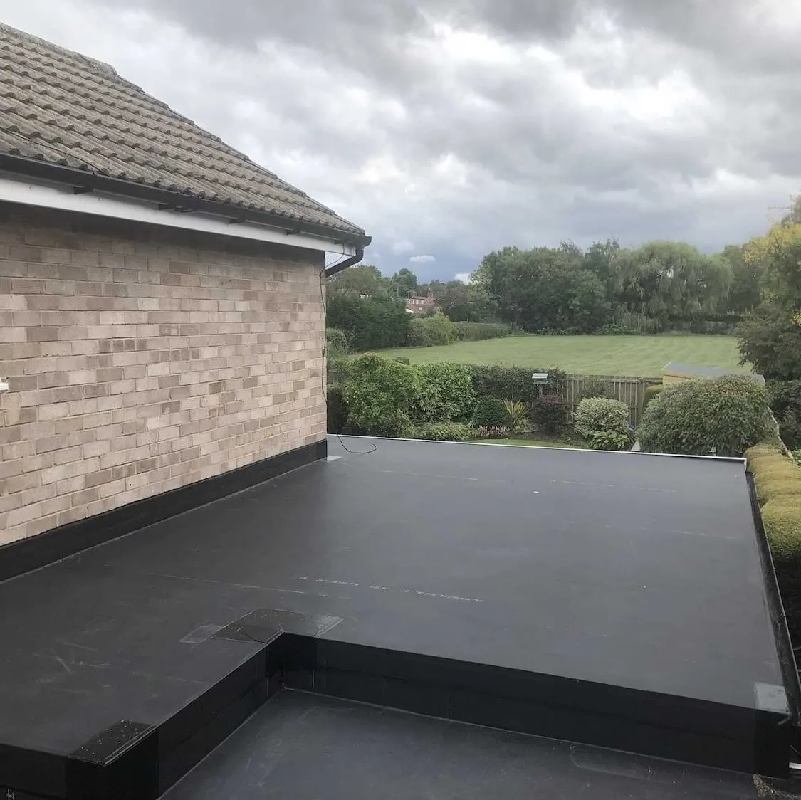 EPDM rubber flat roof replacement EPDM rubber flat roof replacement